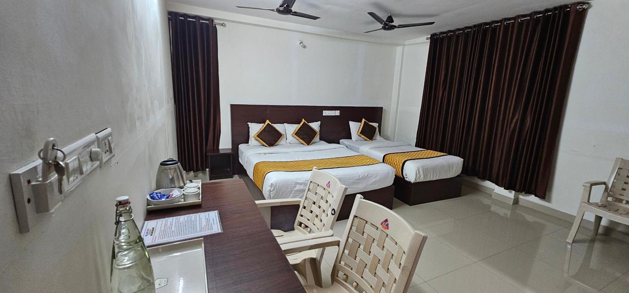 Blueway Residency Downtown Hotel Thiruvananthapuram Exterior photo